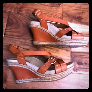EARTHIES WEDGE SANDALS NWOT